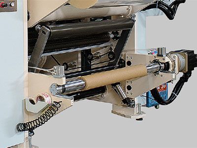 Fast-fixing expanding shafts